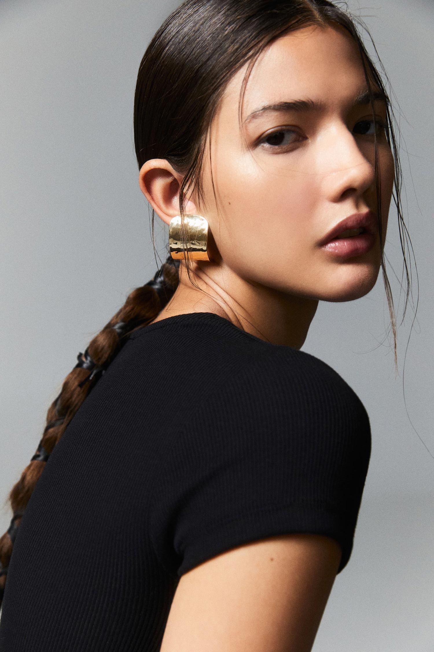 Golden maxi hoop earrings